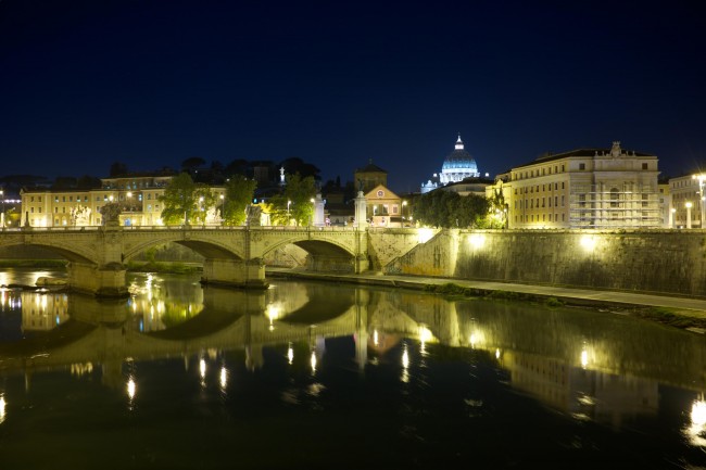 vatican-at-night